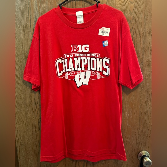 Wisconsin Badgers 2012 championship tshirt size large - Picture 1 of 4